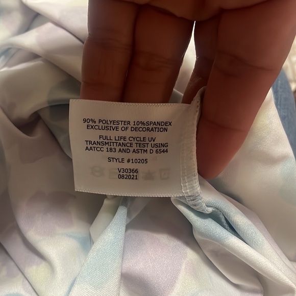 Coolibar UV Long Sleeve Devi, Dynamic Floral Fitness Shirt - Picture 8 of 8